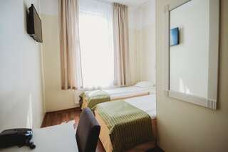Отель Economy Hotel Таллин Двухместный номер с 2 отдельными кроватями-9