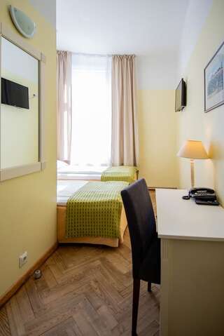 Отель Economy Hotel Таллин Двухместный номер с 2 отдельными кроватями-12